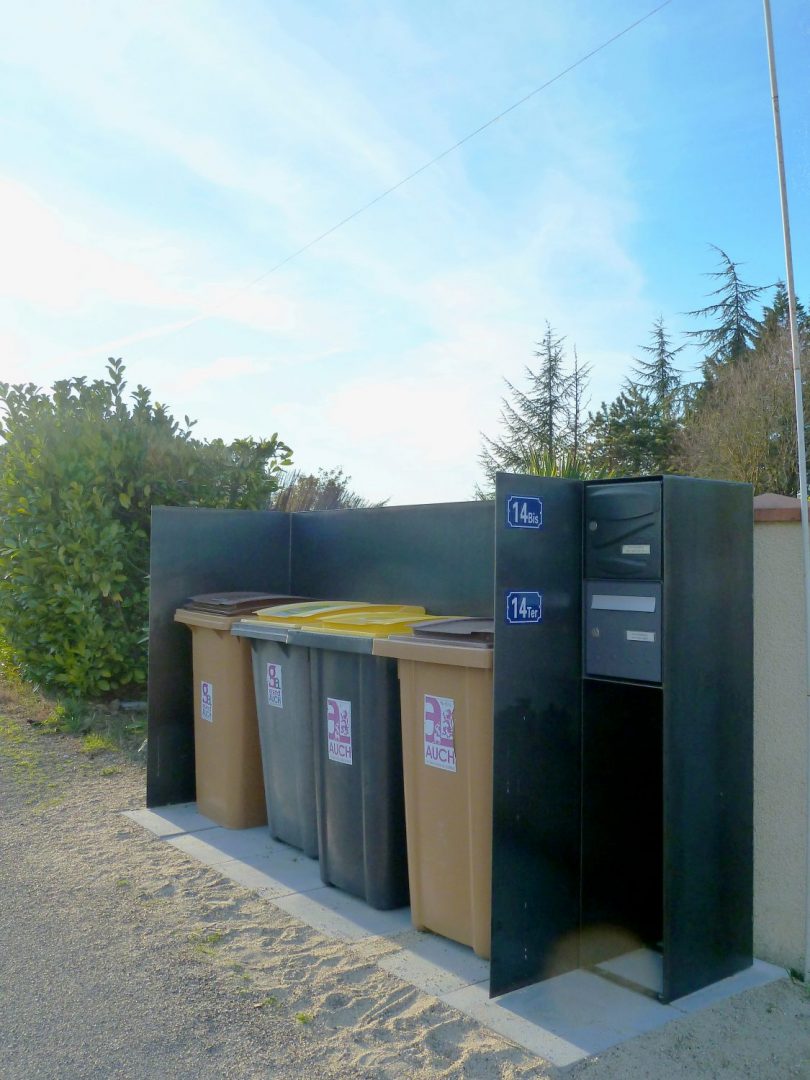 Vue de profil mobilier urbain multifonction