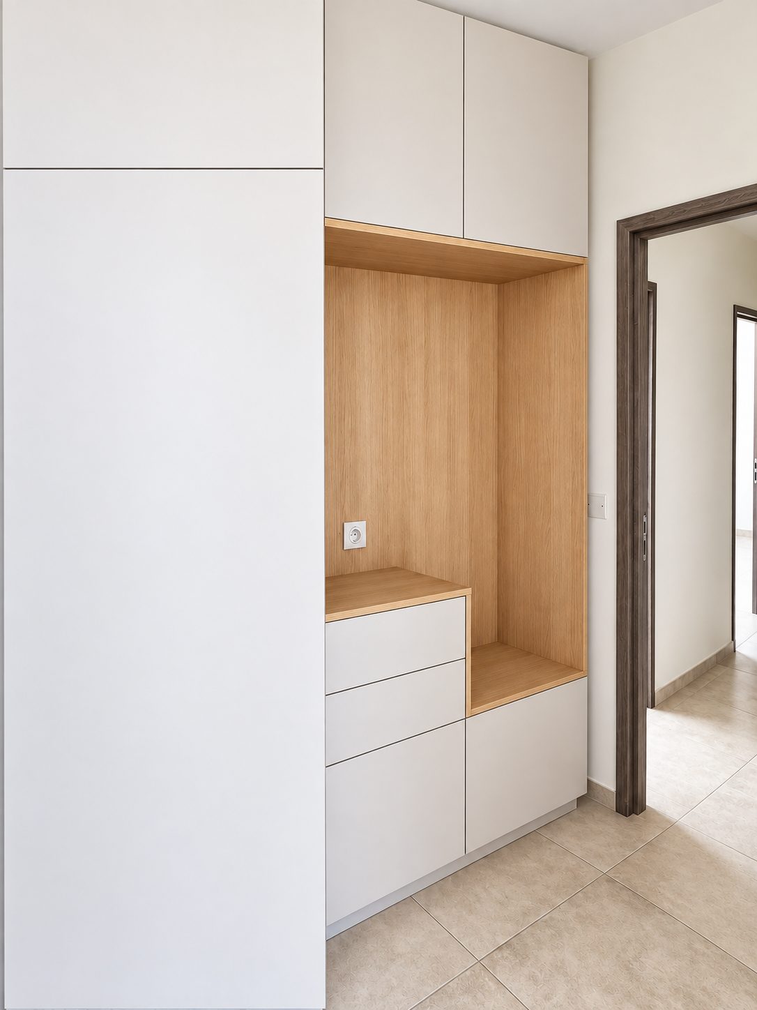 Maison Ph. — Troncens — L'entrée et son vestiaire sur mesure