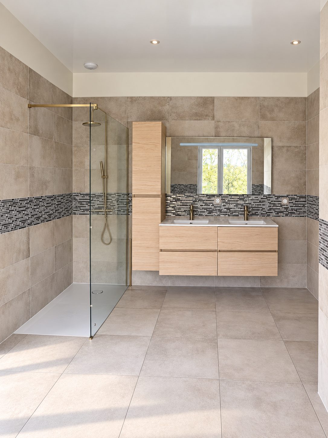 Maison Ph. — Troncens — La douche de plain-pied